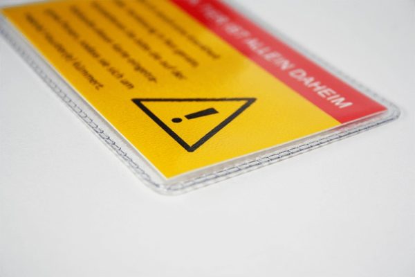 Allein-Daheim Notfall-Kontaktkarte mit Schutzhülle
